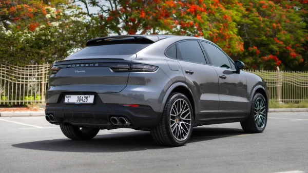 Porsche Cayenne coupe (Gris), 2022