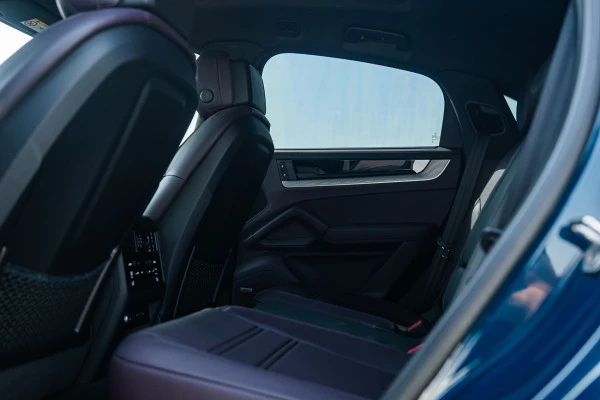 Porsche Cayenne (Grey), 2025