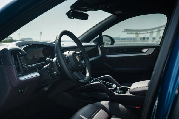 Porsche Cayenne (Grey), 2025