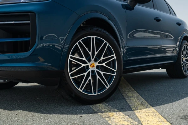 Porsche Cayenne (Grey), 2025