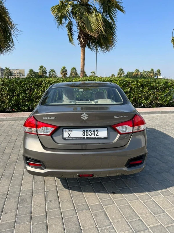 Suzuki Ciaz (Grigio), 2023