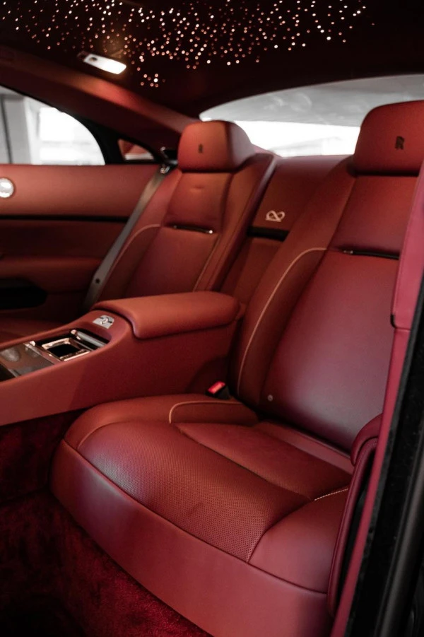 Rolls Royce Wraith Black Badge (Бардовый), 2019