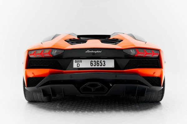 Lamborghini Aventador S Roadster (naranja), 2019