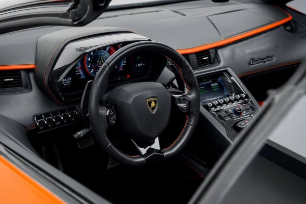 Lamborghini Aventador S Roadster (naranja), 2019