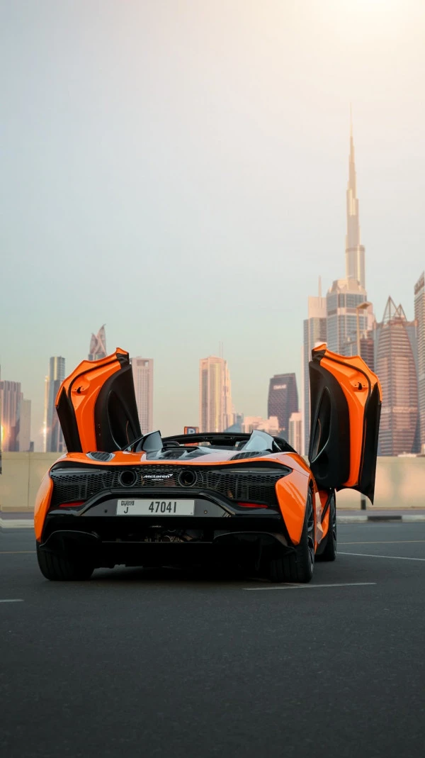 McLaren Artura (Оранжевый), 2023