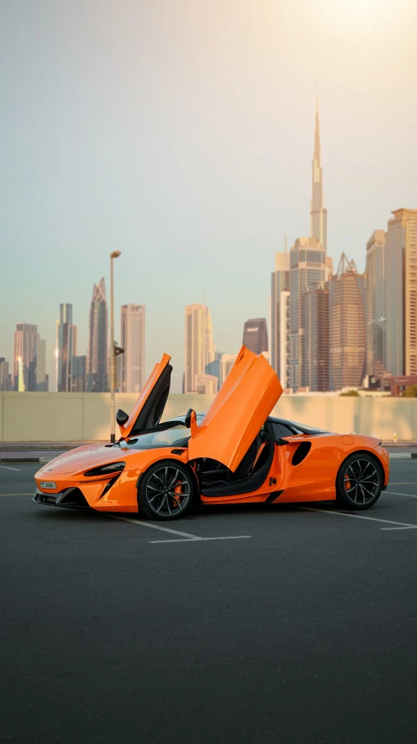 McLaren Artura (Оранжевый), 2023