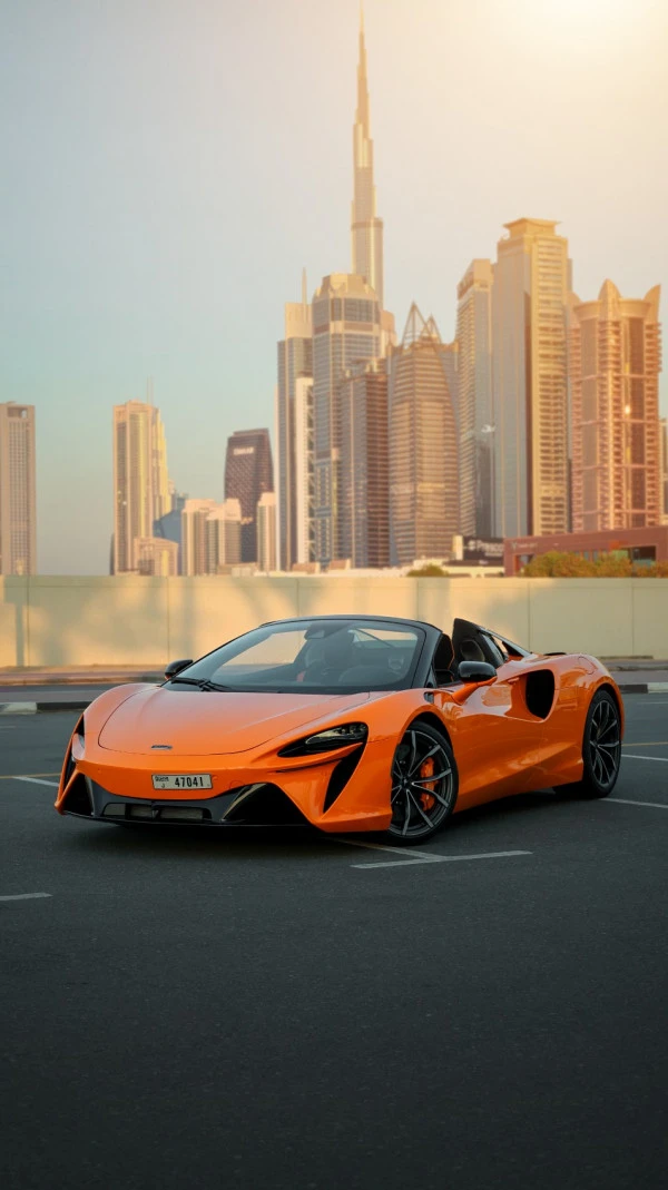 McLaren Artura (Оранжевый), 2023