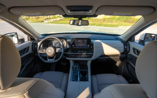 Nissan Pathfinder (Жемчужно-белый), 2025