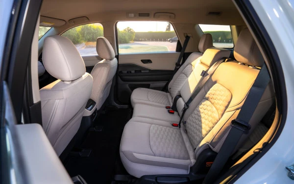 Nissan Pathfinder (Pearl White), 2025