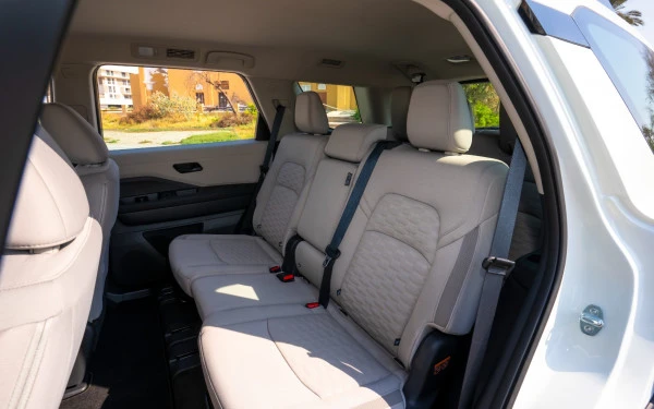 Nissan Pathfinder (Perlweiss), 2025