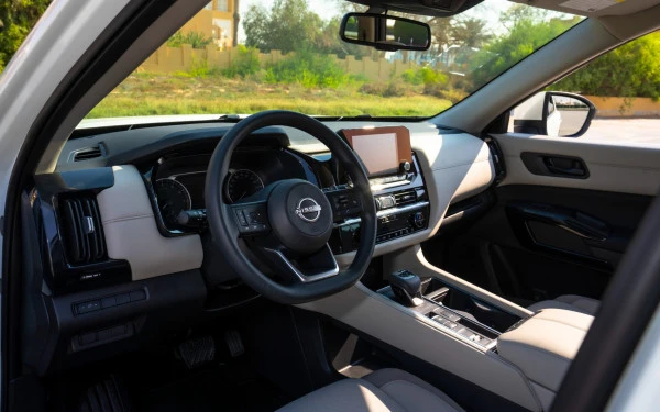 Nissan Pathfinder (Perlweiss), 2025