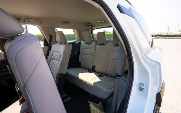 Nissan Pathfinder (Perlweiss), 2025