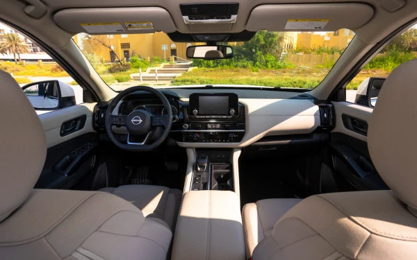 Nissan Pathfinder (Perlweiss), 2025