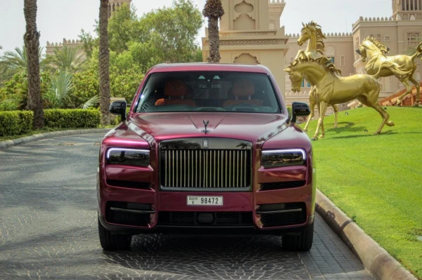 Rolls Royce Cullinan Black Badge (Black), 2021