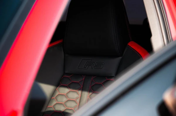 Audi RS3 Red Pack Carbon (rojo), 2022