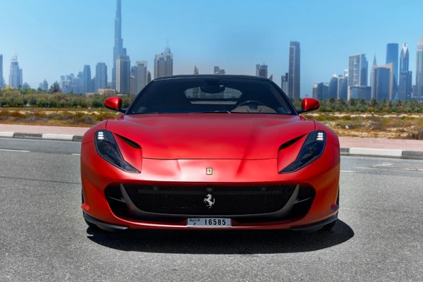 Ferrari 812 Superfast (Красный), 2019