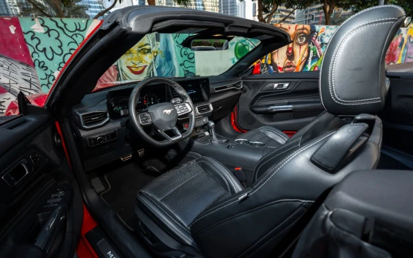 Ford Mustang cabrio (Red), 2023