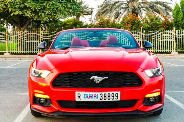 Ford Mustang Convertible (Rosso), 2018