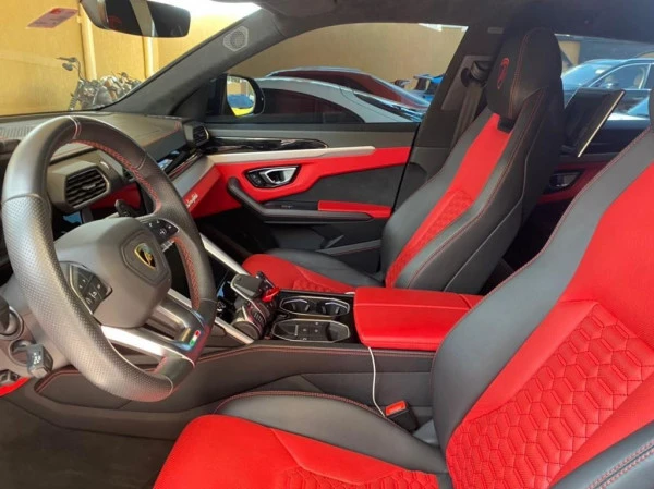 Lamborghini Urus (rojo), 2020