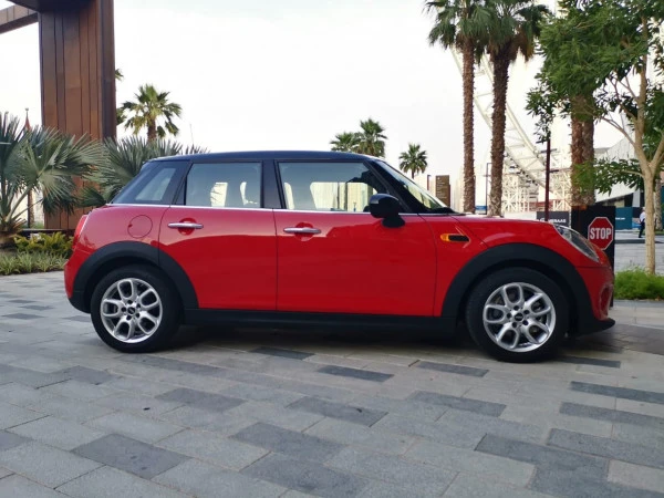 Mini Cooper (rojo), 2019