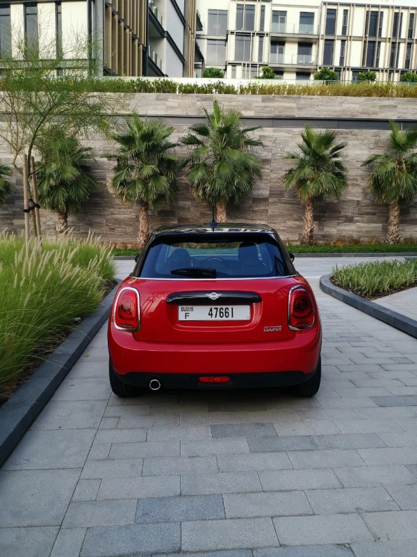 Mini Cooper (rojo), 2019