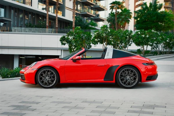 Porsche 911 Targa 4 (Красный), 2022
