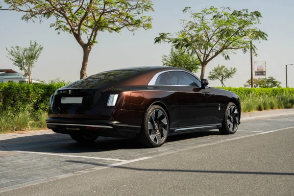 Rolls Royce Spectre (Red), 2024