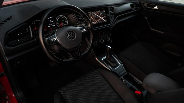 Volkswagen T-Roc (Red), 2023