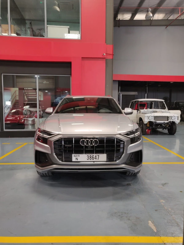 Audi Q8 (Plata), 2019