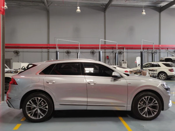 Audi Q8 (Plata), 2019