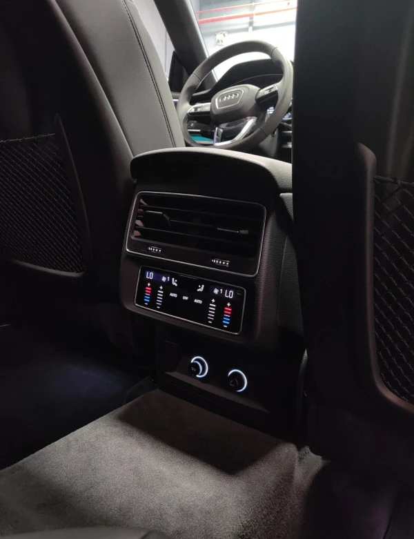 Audi Q8 (Plata), 2019