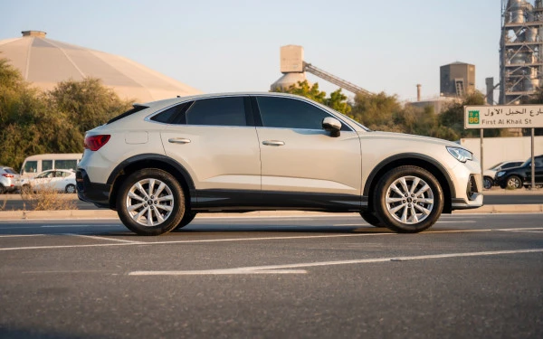 Audi Q3 Sportback (Silver), 2025