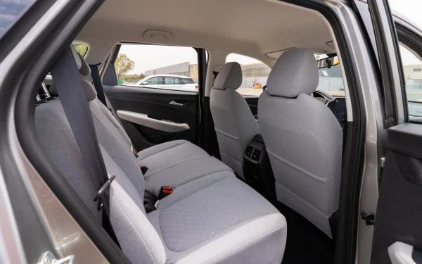 Chevrolet Captiva (Argent), 2024