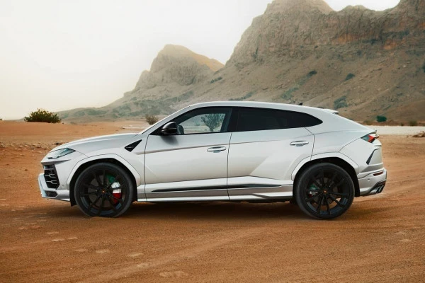 Lamborghini Urus (Silver), 2021