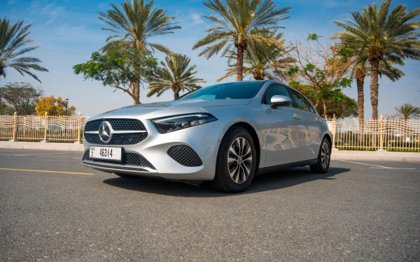Mercedes A180 (Silber), 2024