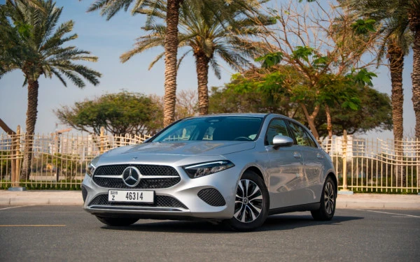 Mercedes A180 (Silber), 2024