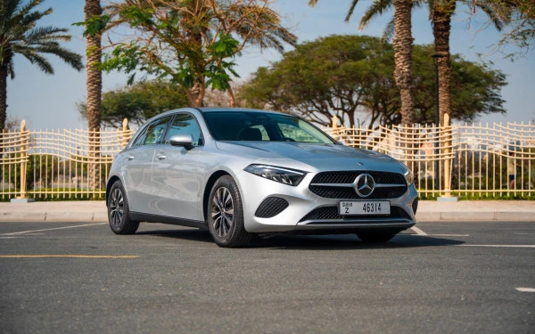 Mercedes A180 (Silber), 2024
