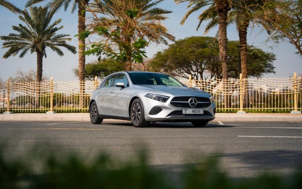 Mercedes A180 (Silber), 2024