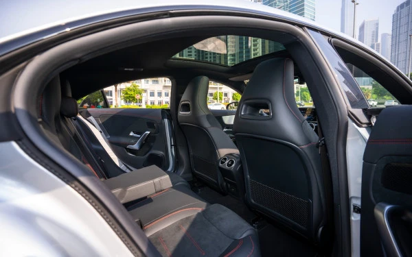 Mercedes CLA200 (Серебро), 2025