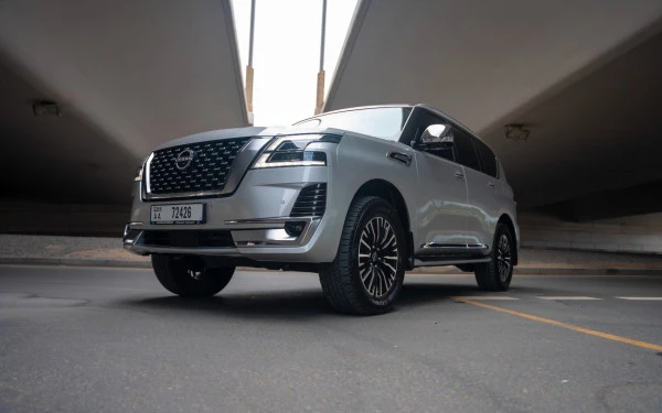 Nissan Patrol Platinum V6 (Argento), 2024