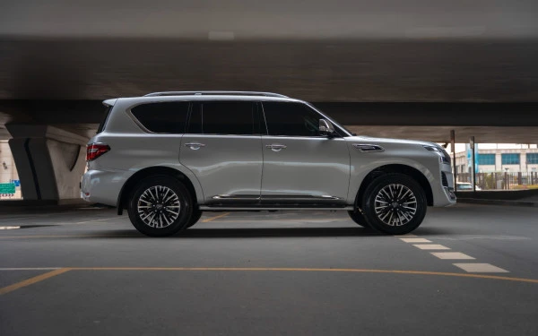 Nissan Patrol Platinum V6 (Argento), 2024