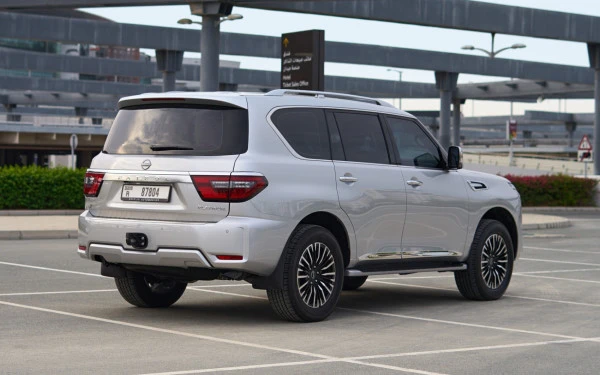 Nissan Patrol Platinum V6 (Silver), 2024