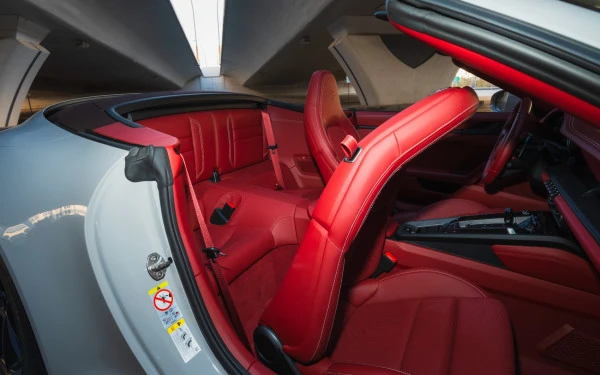 Porsche 911 Carrera GTS (Argent), 2024