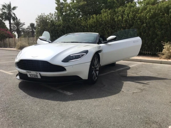 Aston Martin DB11 (Белый), 2018
