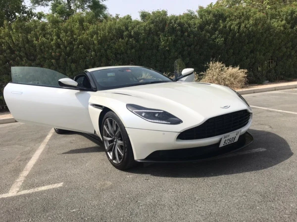Aston Martin DB11 (Белый), 2018