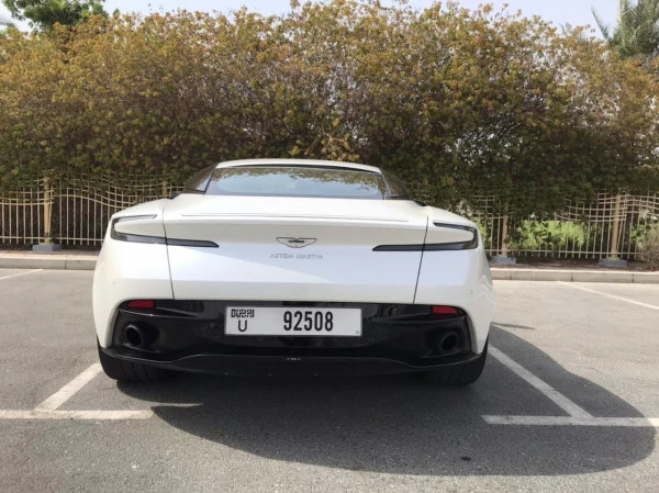 Aston Martin DB11 (Белый), 2018