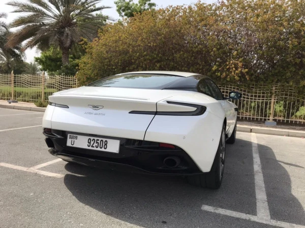 Aston Martin DB11 (Белый), 2018