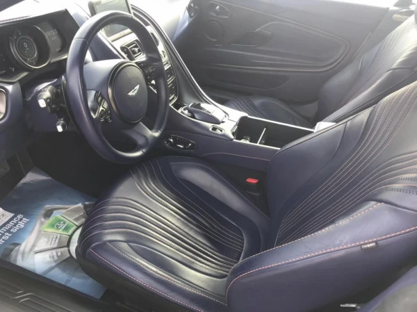 Aston Martin DB11 (Белый), 2018