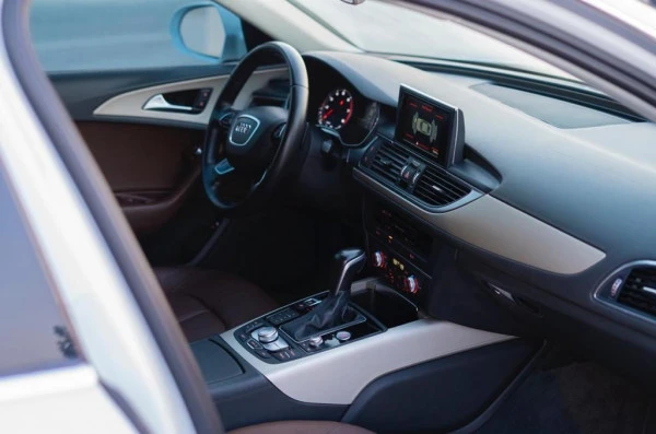 Audi A6 (Белый), 2016