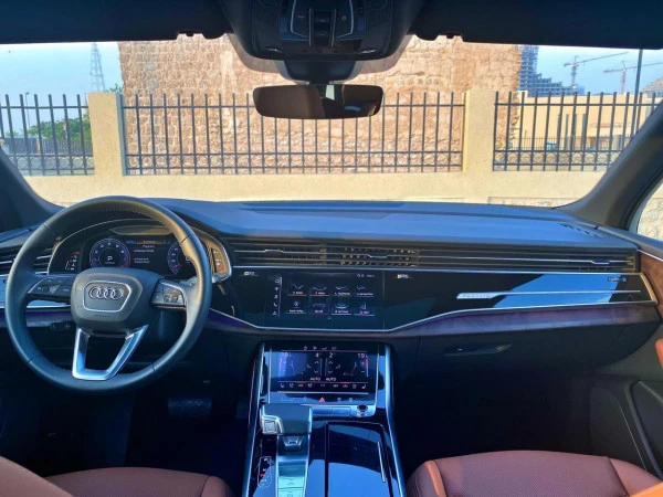 Audi Q7 (Белый), 2020